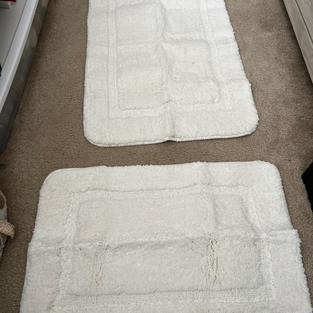 SET OF WHITE BATH RUGS, MATS new - Picture 4 of 4